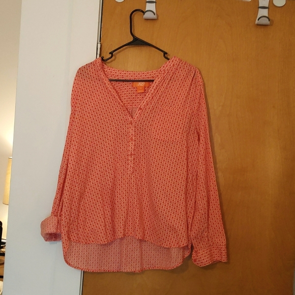 Blouse with button details - Picture 1 of 4